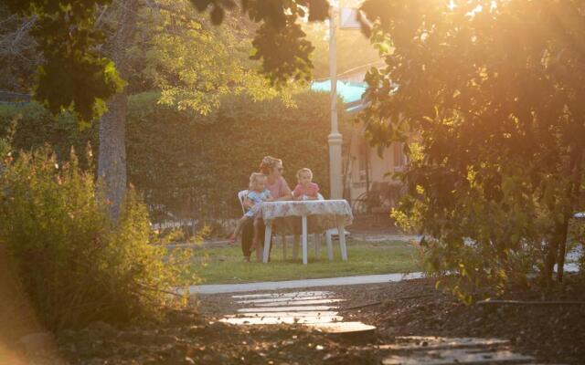 Kibbutz Tiratzvi - Country Lodging