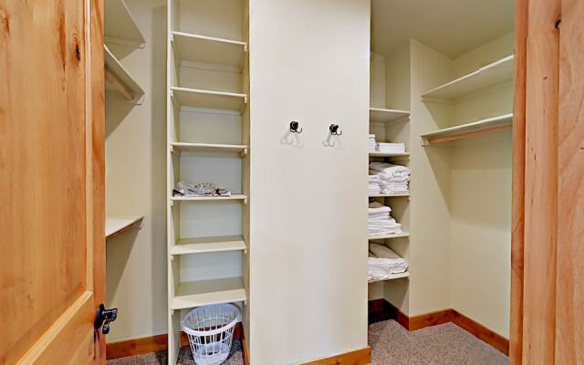 1573 Cree St Home