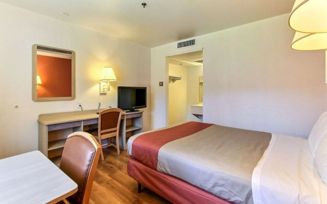 Motel 6 Fremont, CA - South