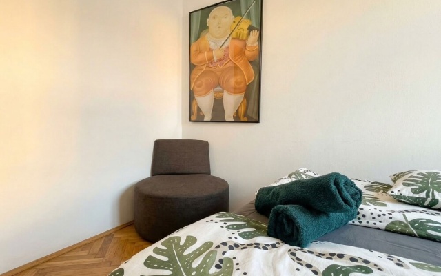 Comfy 4BR Apt Ideal for Groups Families