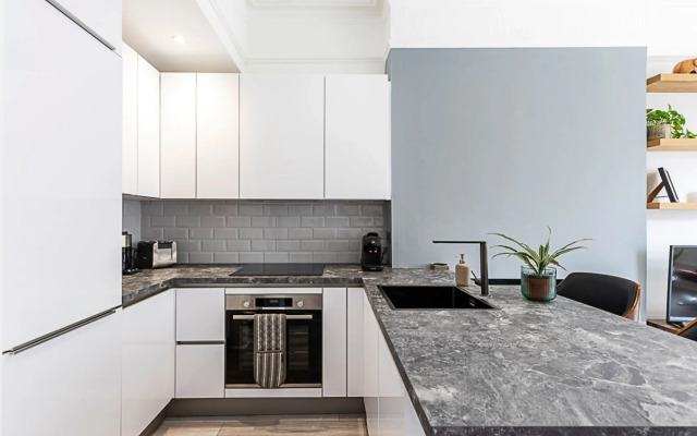 Stylish Hideaway Flat at Milton Park Highgate