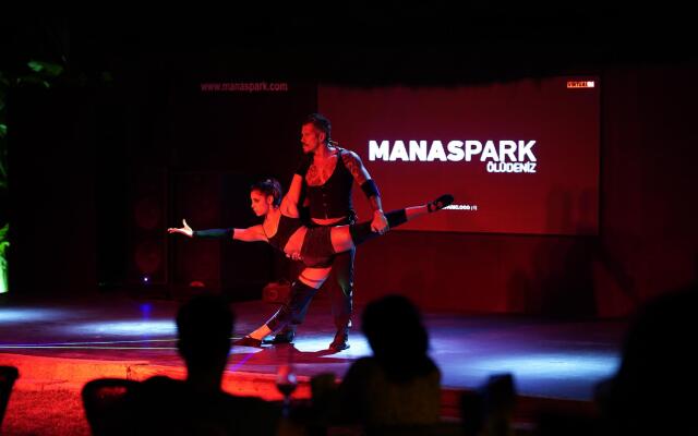 Manaspark Deluxe Hotel