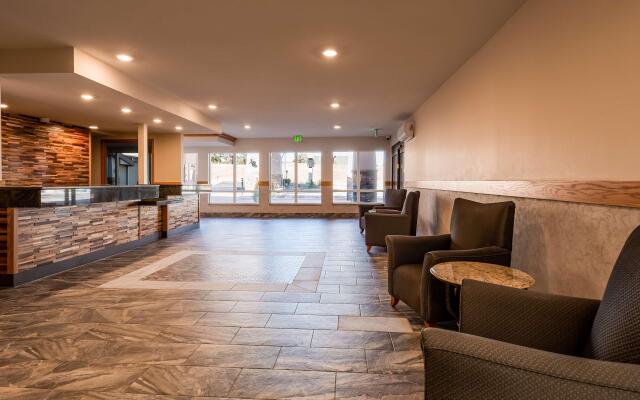 Best Western Plus Silver Saddle Inn