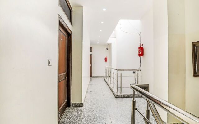 Fabhotel New Dk Palace