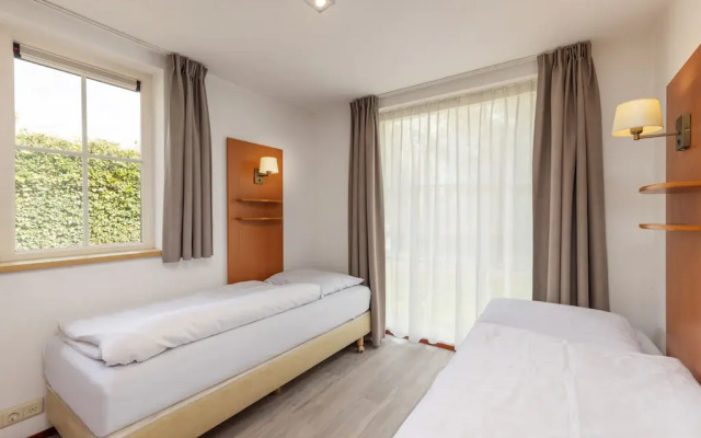 Cozy Bungalow With a Nice Sauna, 3 km. From Putten