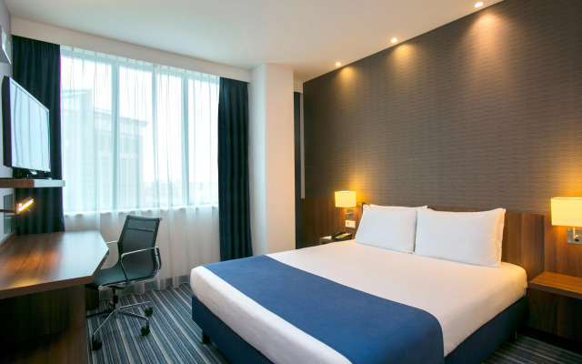 Holiday Inn Express Amsterdam - South, an IHG Hotel