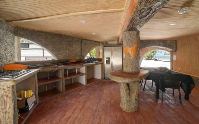 Barnacle Resort