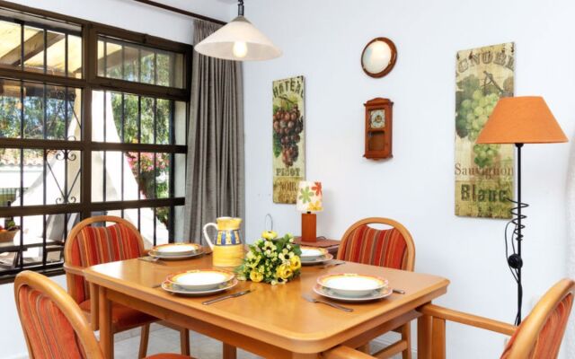 Las Buganvillas 14544