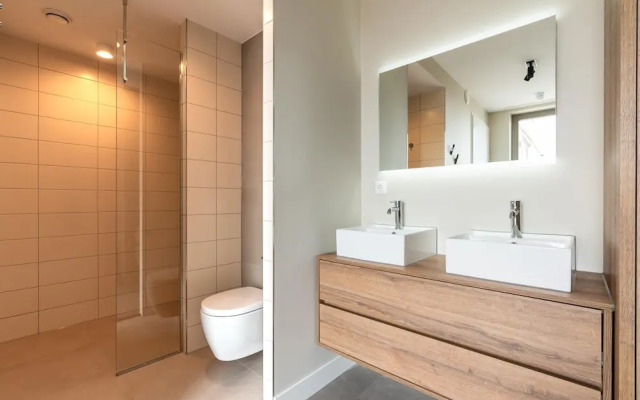 Spacious Apartment in Den Haag With View