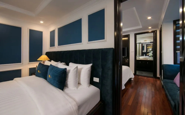 Le Theatre Cruise – Guest Rooms – Ha Long