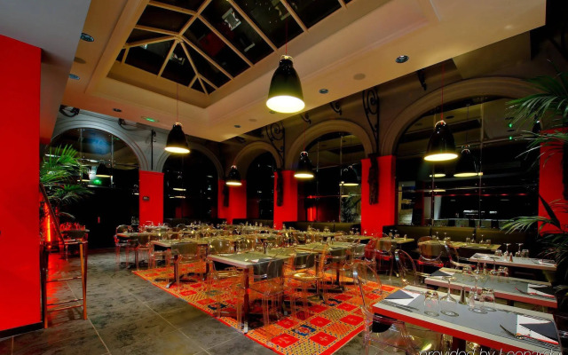 Hotel de Bourgtheroulde, Autograph Collection