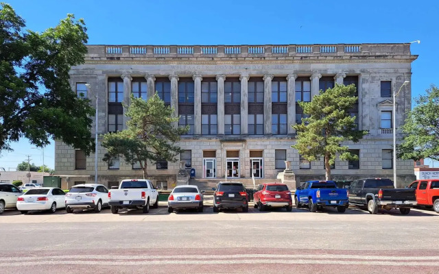 Super 8 By Wyndham Vernon