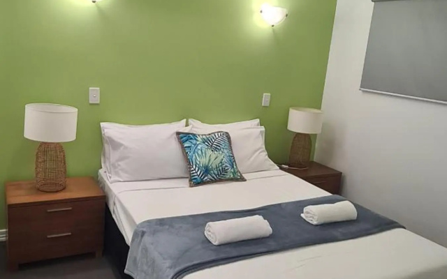 Waterfront Terraces – Guest Rooms – Cairns