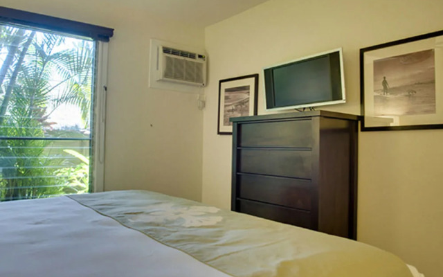 Poolside Aina Nalu Condo D102 - 2 Br Condo