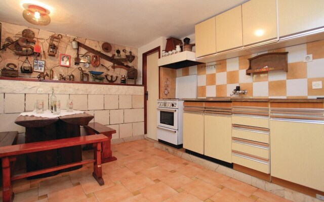 Beautiful Home in Korcula With Wifi and 4 Bedrooms