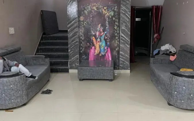 Oyo Flagship 808003 Hotel Bhavya Inn