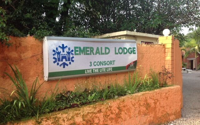 Emerald Lodge