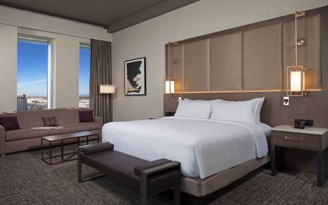 H Hotel Los Angeles, Curio Collection by Hilton