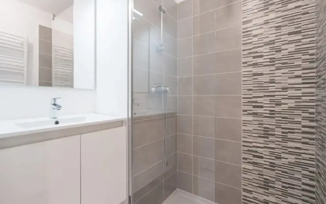 Bright Retreat Near Beach