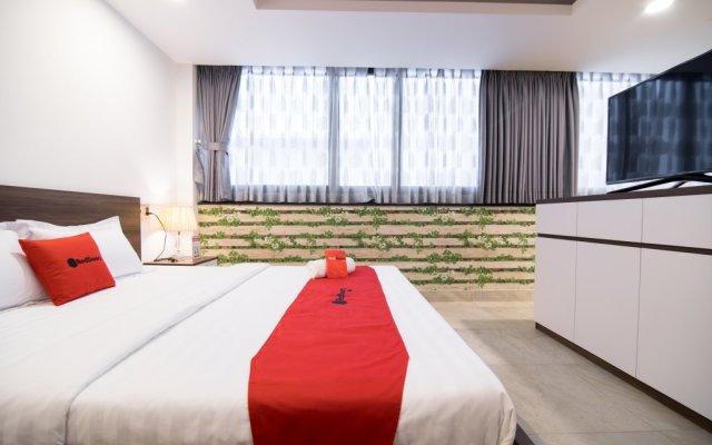 AHA Residence Hotel by RedDoorz Premium