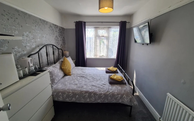 The Roslyn Hotel