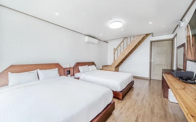 Tongyoung MartisBeach Pension