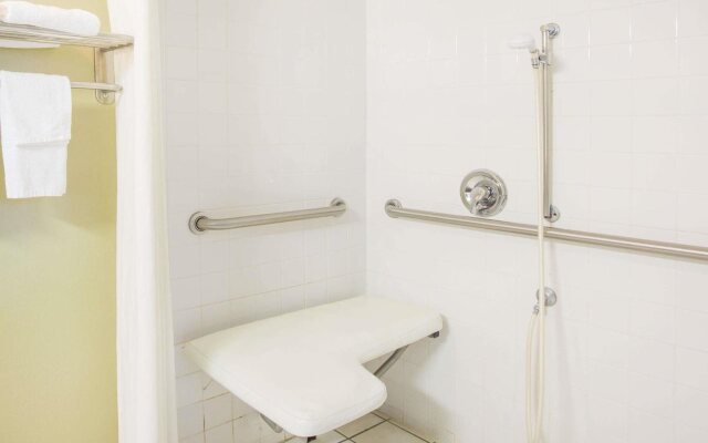 Super 8 By Wyndham Beckley