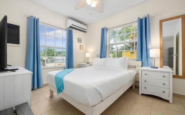 Cute Cozy 3BR Great Location
