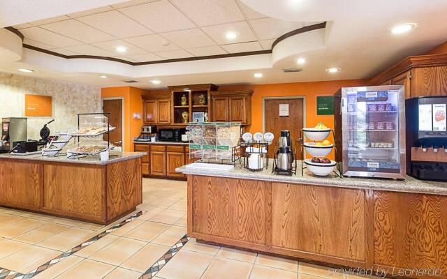 Shary Inn and Suites