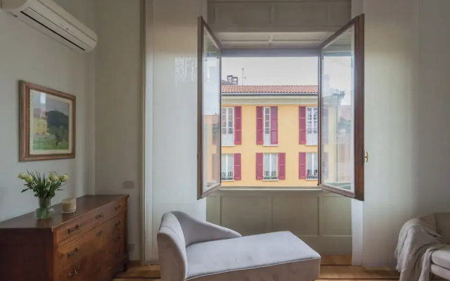 Garibaldi's Balcony by Rent all Como