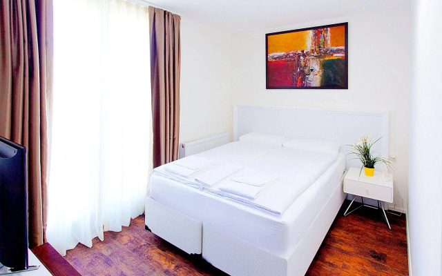 Suite Apartments by Livingdowntown