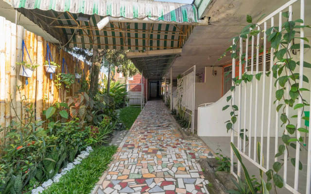 RedDoorz Syariah near Jalan Asahan Pematang Siantar