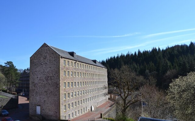 Wee Row Hostel