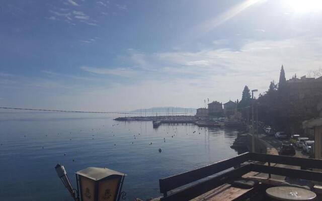 Studio Apartman Nina