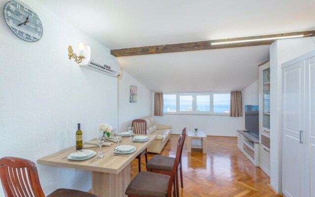 Stunning Apartment in Malinska With Wifi and 1 Bedrooms