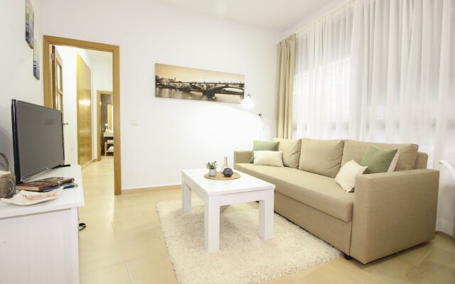 Deluxe Apartment San Julian With Parking