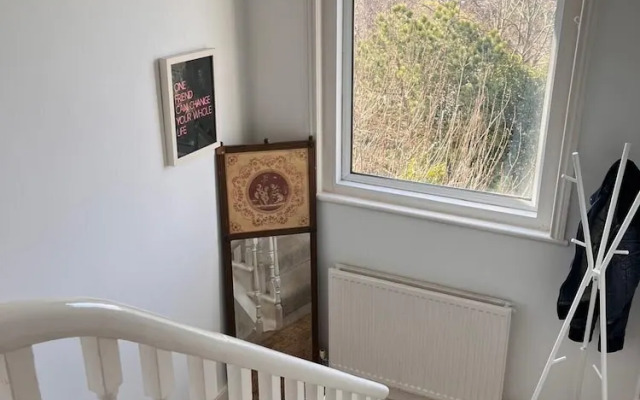 Apartmentsleeps2-seaside Escape--wifi-parking
