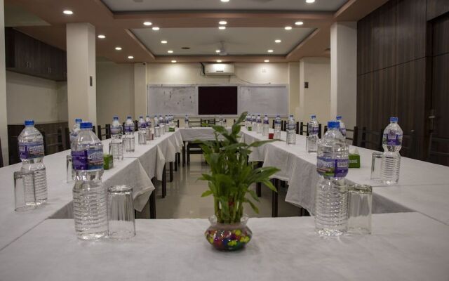 Hotel Nava Yug