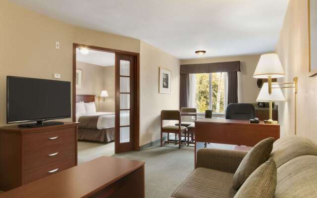 Days Inn by Wyndham Thunder Bay North