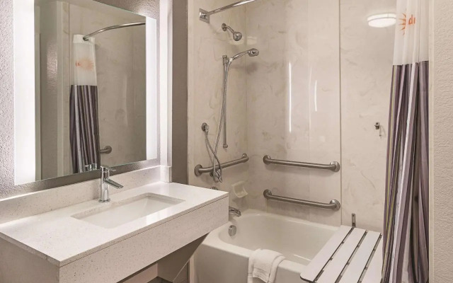 LaQuinta Dalla North / Arlington