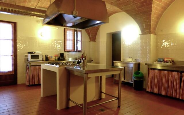 Beautiful Villa in Lari, with swimming pool