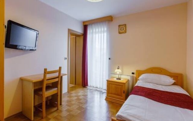 Pension Toeroek