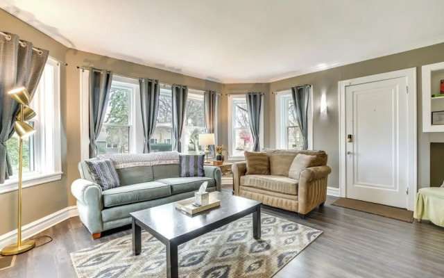 Pet-friendly Family Apartment - Near NU Campus!