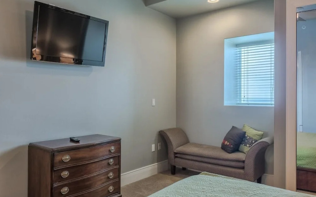 Turquoise Place Unit 2205D