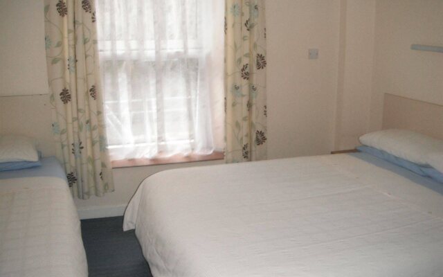 Clon Ross Guesthouse