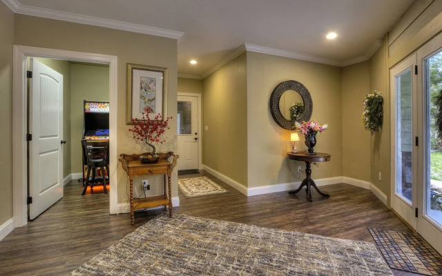 Running Bear #3375 3 Bedroom Cabin