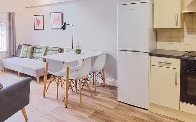 Host Stay Roper Road