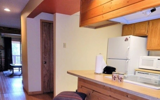 Rockridge 2BR Townhouses