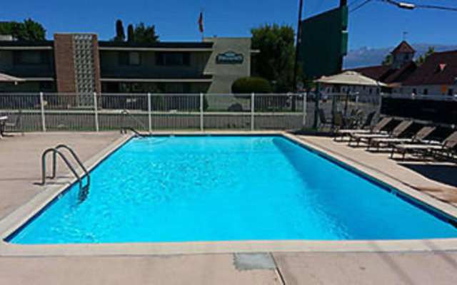 Bishop Village Motel