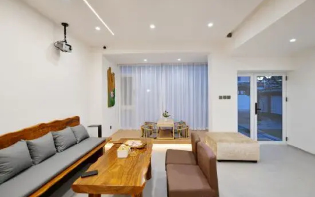 Lijiang Xiangyu Yuanjun Shiguang Homestay (Gucheng Branch)